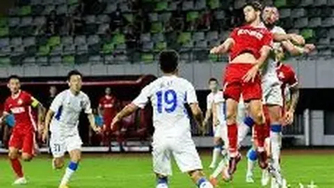 中学生穿裙戴假发夺冠被取消成绩，学校与教育局介入调查